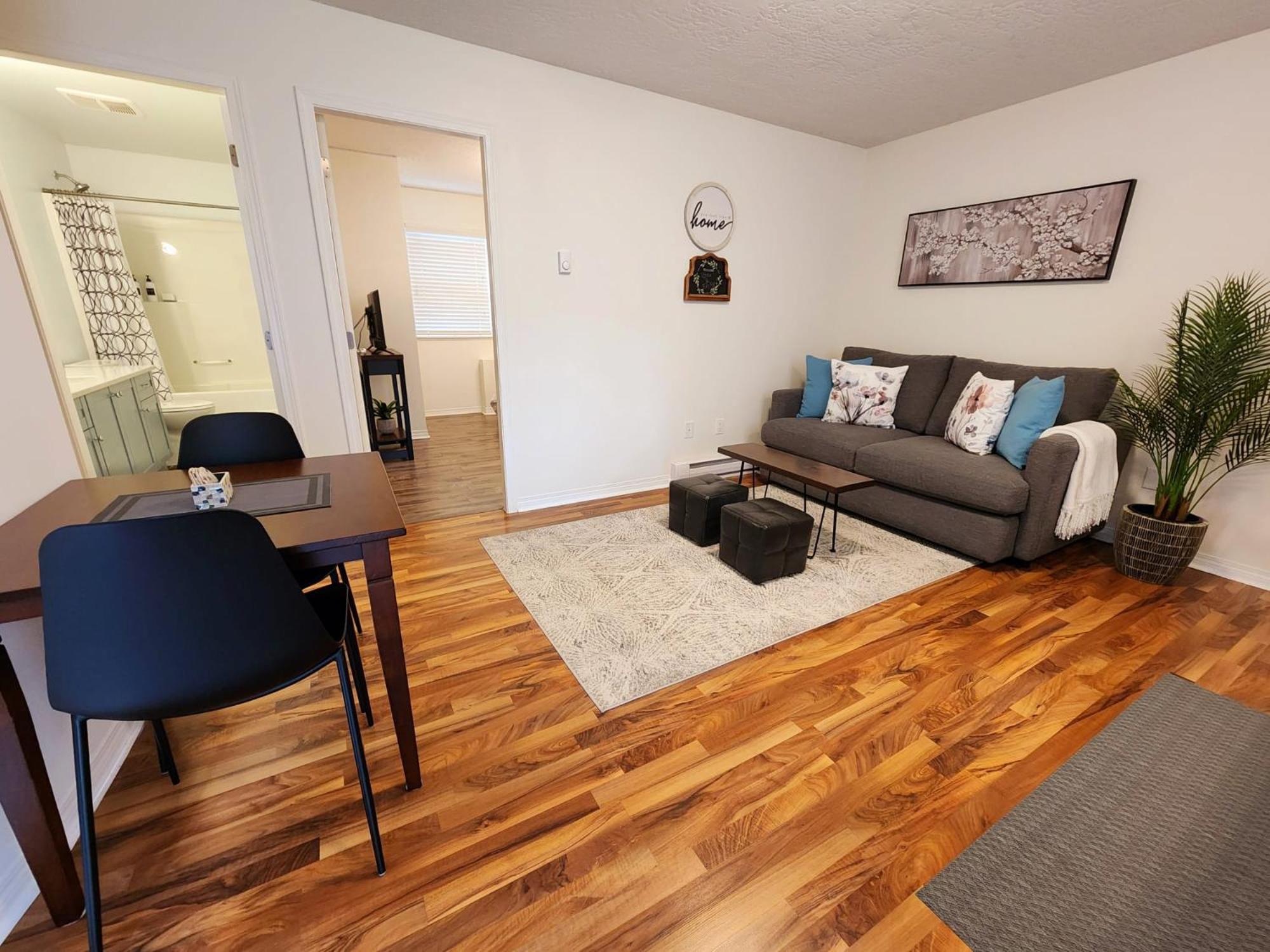 Adorable 1- Bedroom Suite In Langford 維多利亞 外观 照片